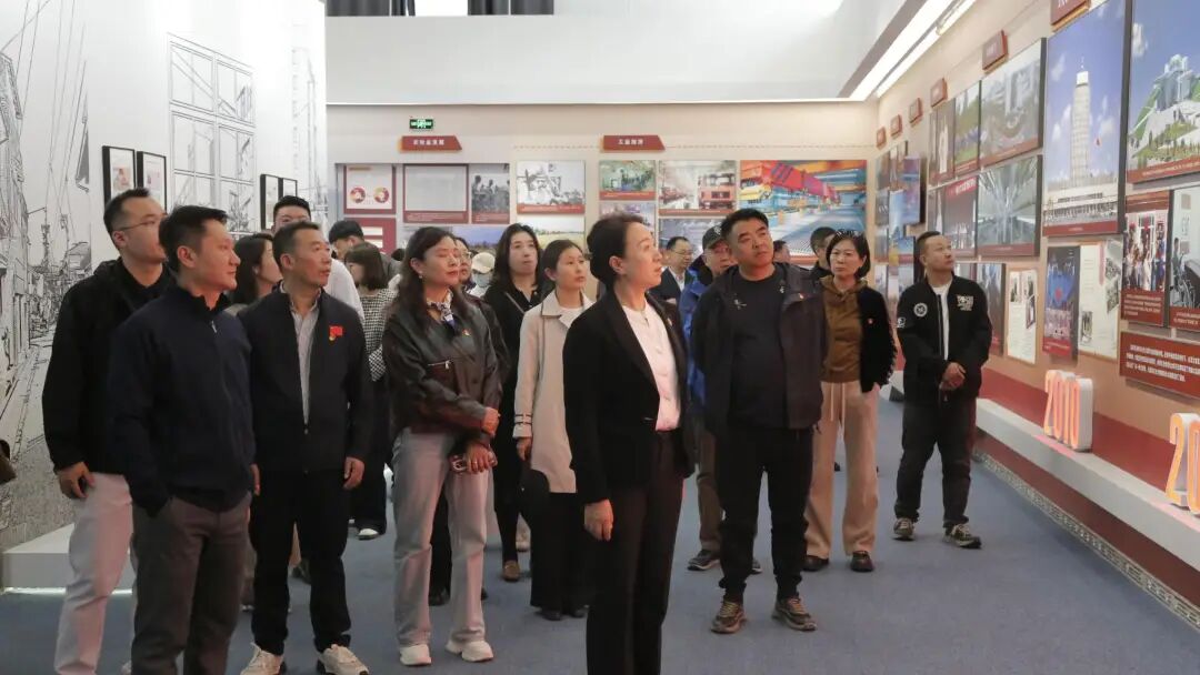 自治區(qū)工商聯(lián)組織機(jī)關(guān)和所屬商協(xié)會(huì)黨支部開(kāi)展“感黨恩 聽(tīng)黨話(huà) 跟黨走”主題黨日活動(dòng)